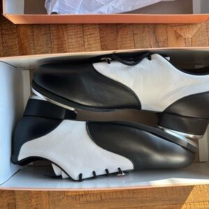 Bloch Two-Tone Black and White Tap Shoes